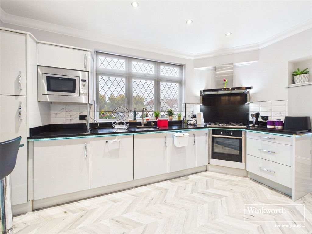 Property photo 2 of 14 Kitchen