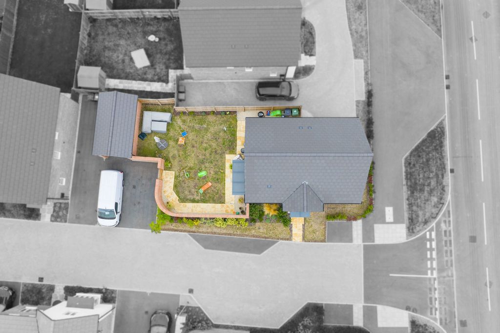 Property photo 2 of 25