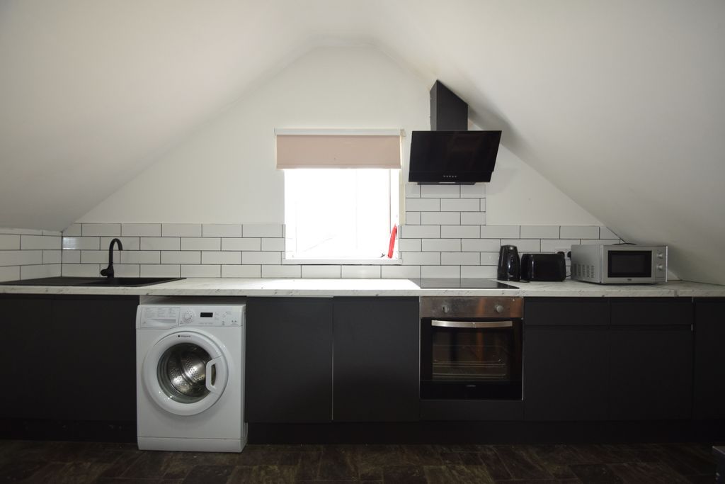 Property photo 3 of 13 Photo 9