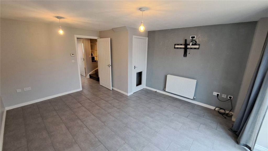 Property photo 2 of 19 Picture No. 17