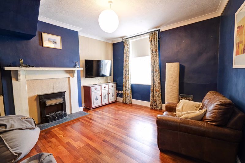 Property photo 1 of 11 Photo 8