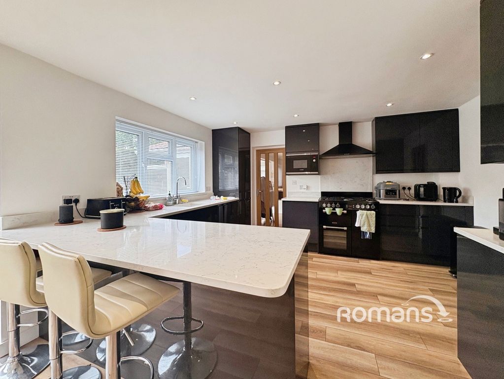 Property photo 2 of 16 Pbox-Img.Jpg