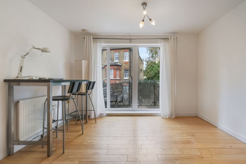 Property photo 3 of 12