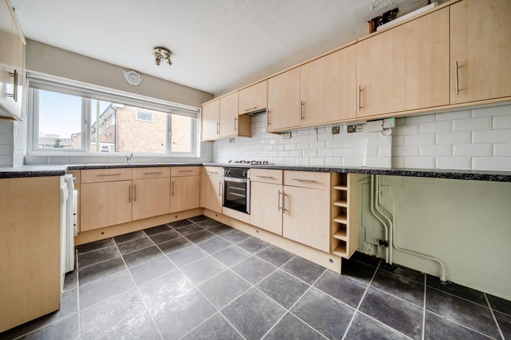 Property photo 2 of 19 Kitchen