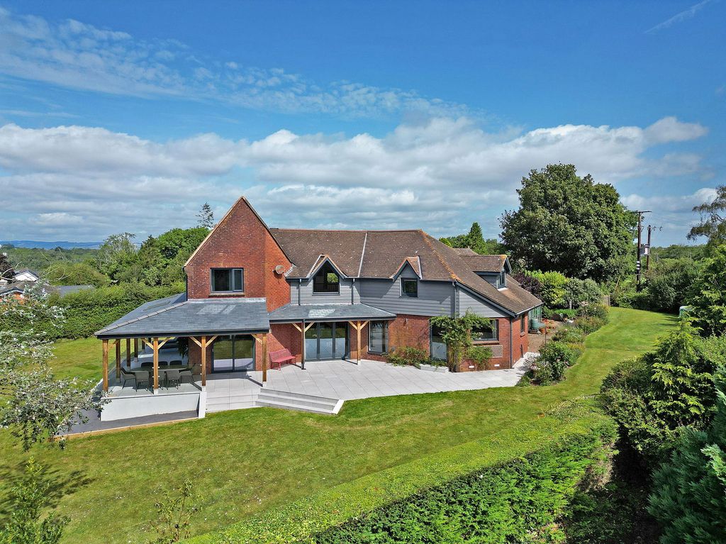 Property photo 1 of 33
