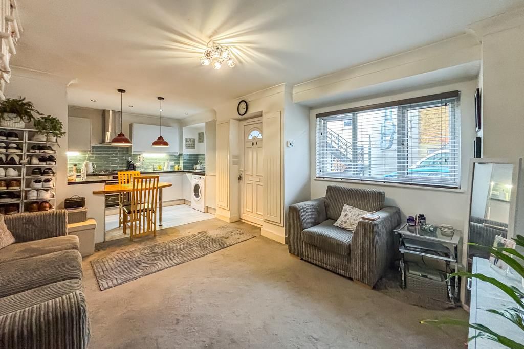 Property photo 3 of 10 Kitchen/Living Room