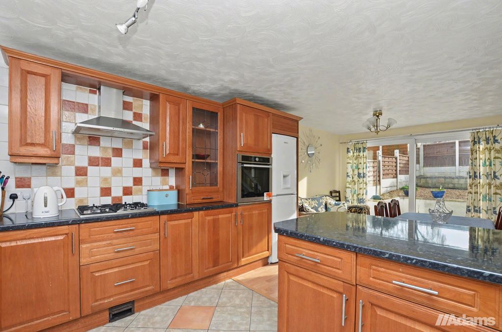 Property photo 2 of 30