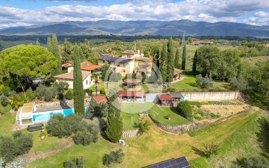 Property photo 1 of 33