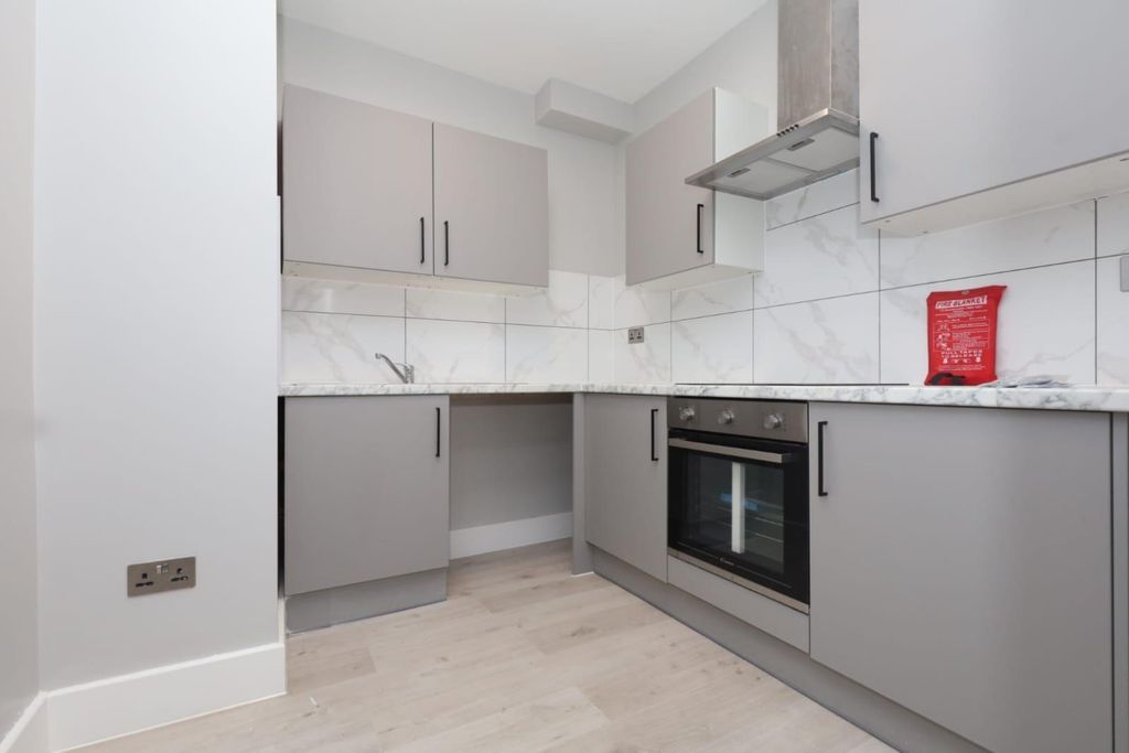 Property photo 2 of 18 Kitchen
