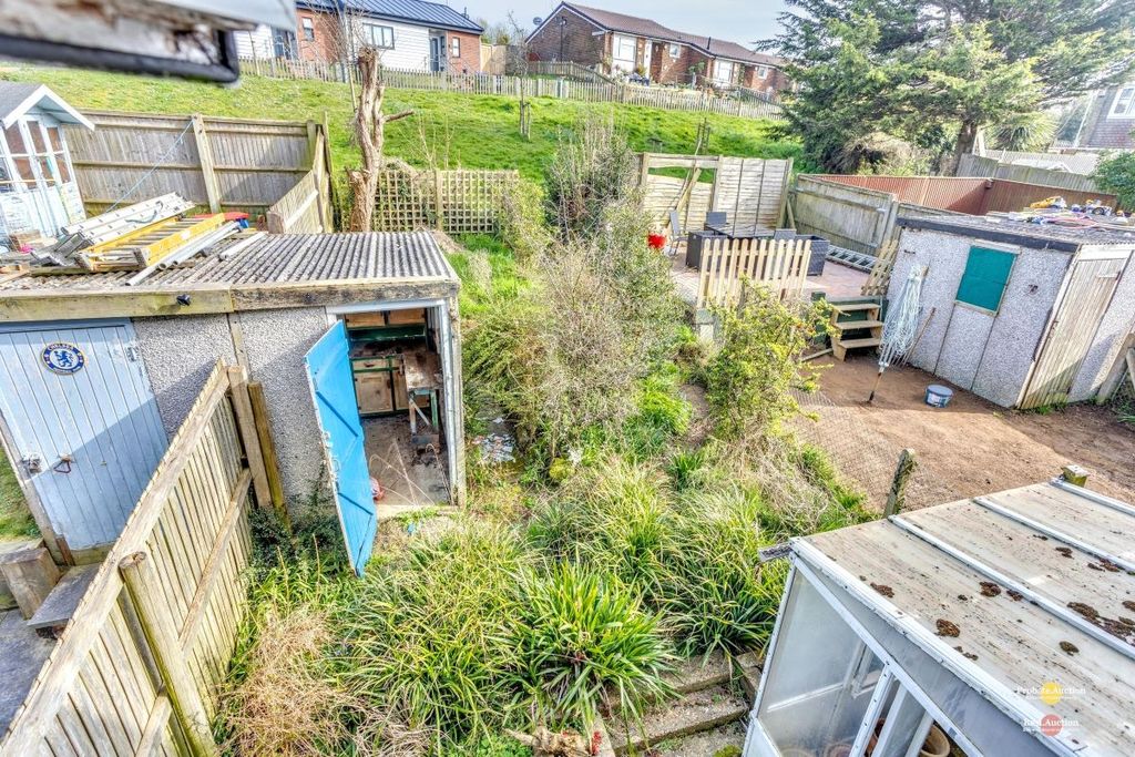 Property photo 2 of 18