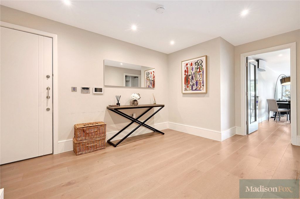 Property photo 2 of 29 Picture No. 22