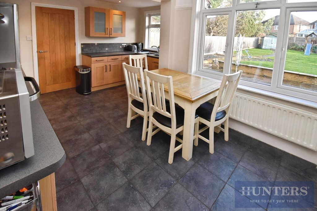 Property photo 3 of 18 Kitchen