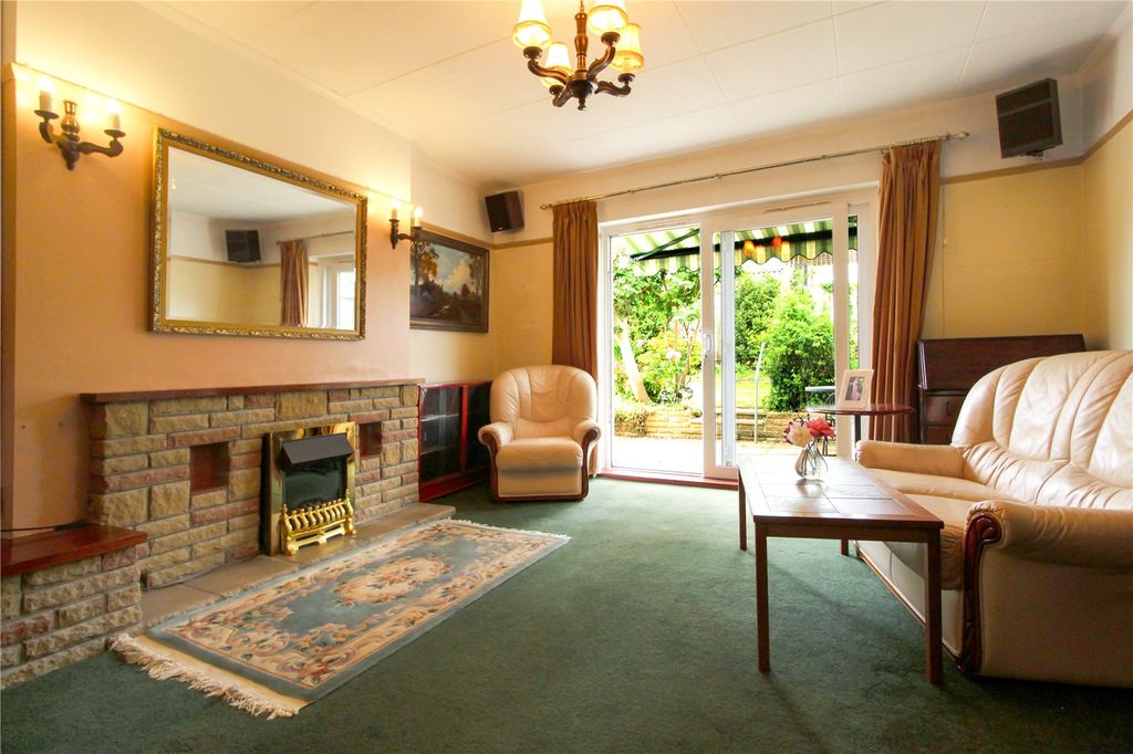 Property photo 2 of 16 Picture No. 11