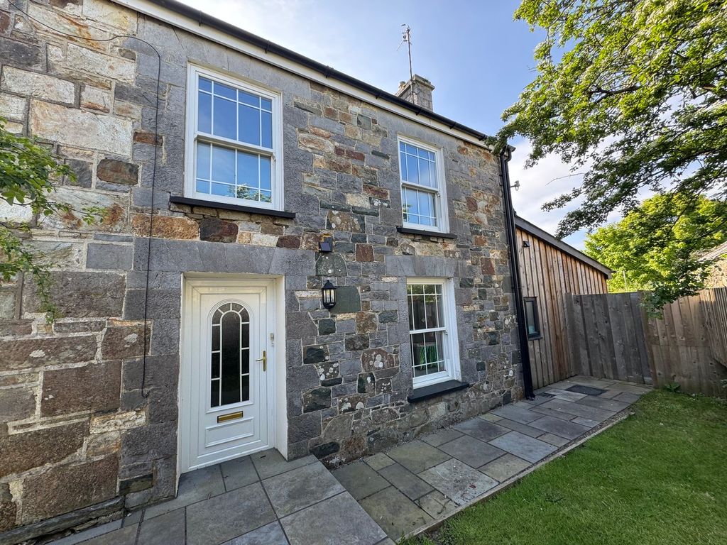 Property photo 2 of 37