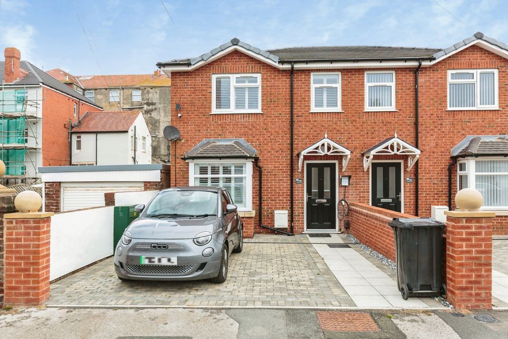 Property photo 1 of 18 Pbox-Img.Jpg