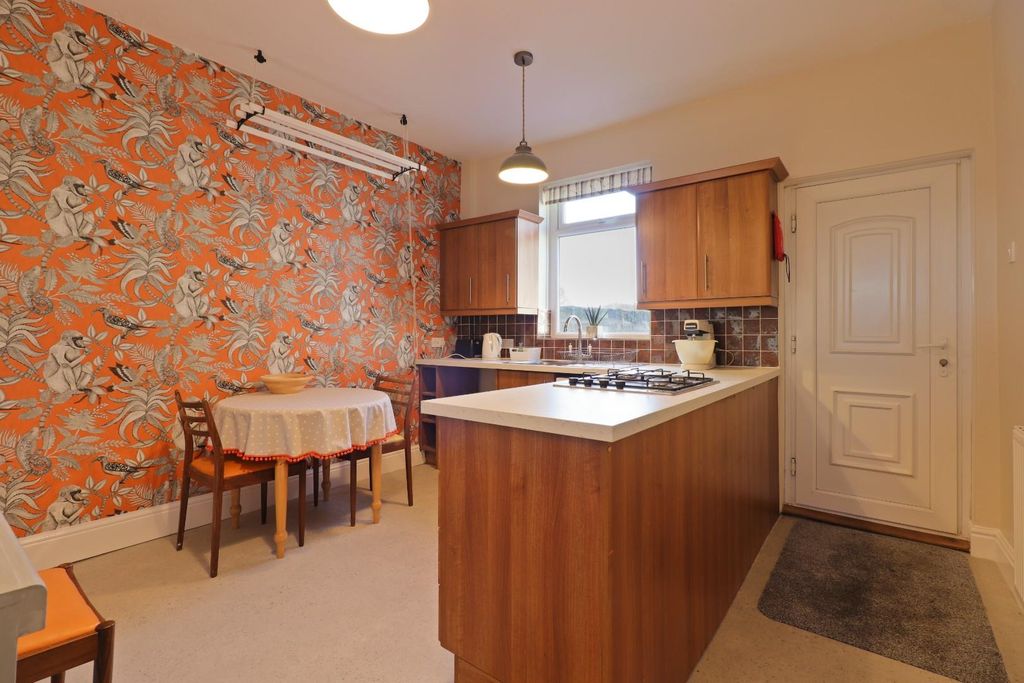 Property photo 3 of 25 Kitchen Diner