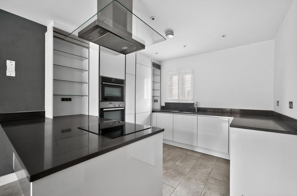 Property photo 3 of 16 1436079-20-69c68B...