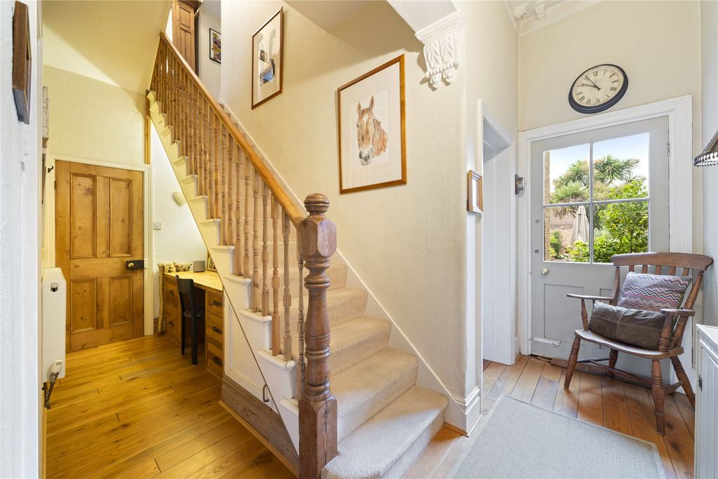 Property photo 2 of 12 Picture No. 02