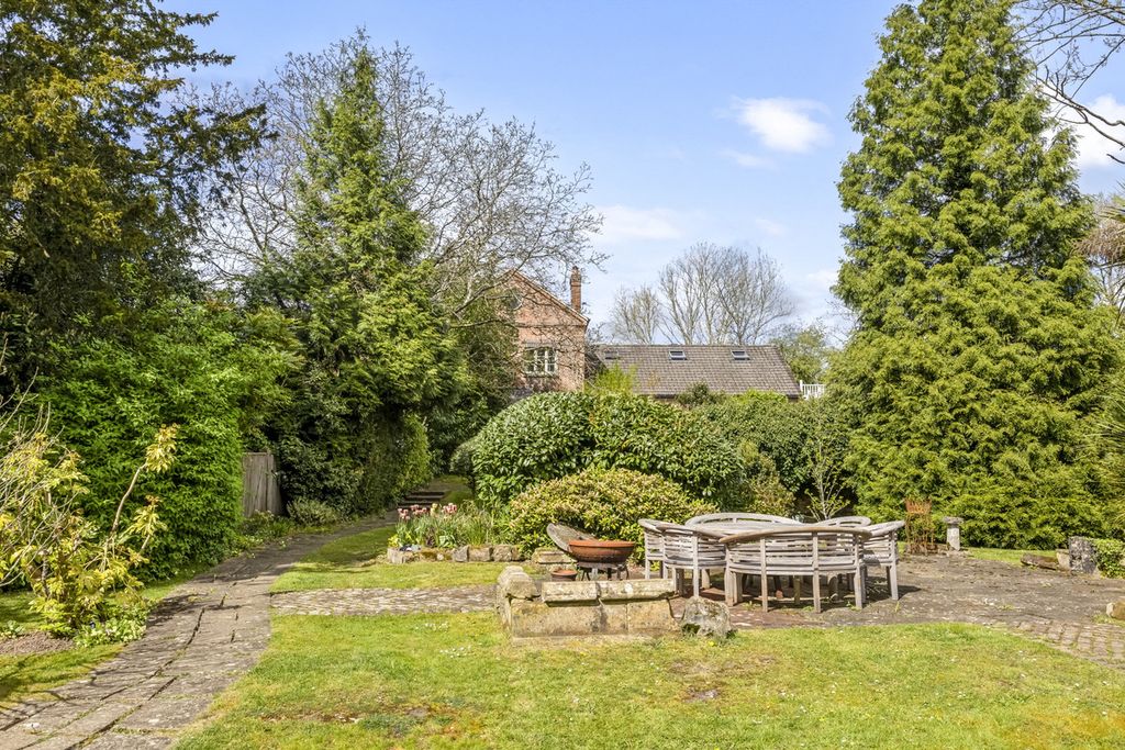 Property photo 3 of 33