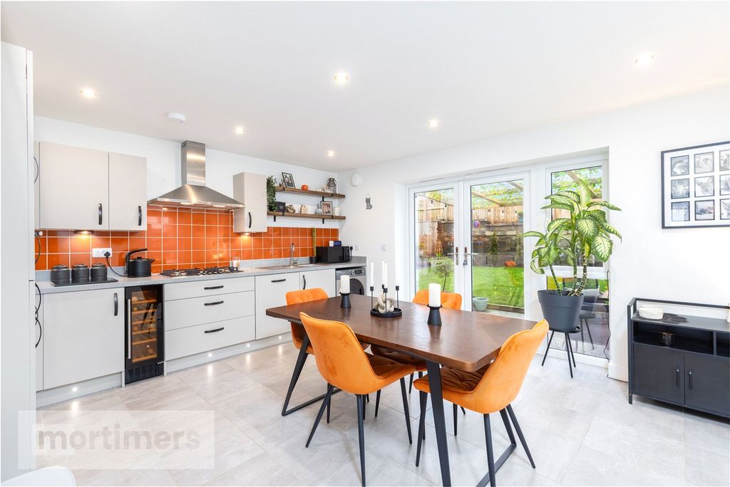 Property photo 2 of 22 Kitchen/Diner