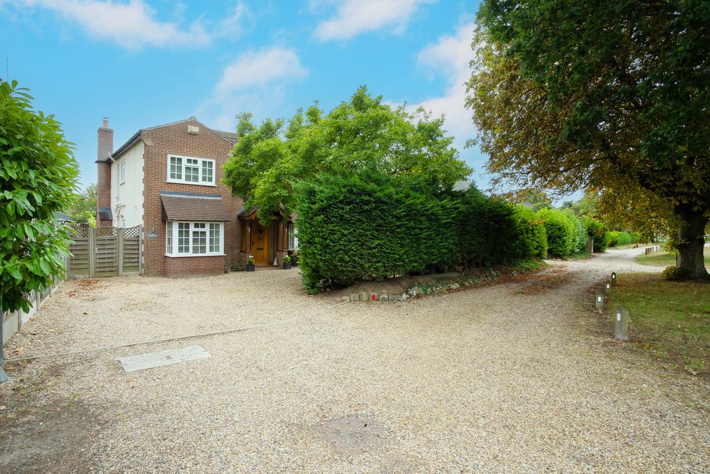 Property photo 3 of 32