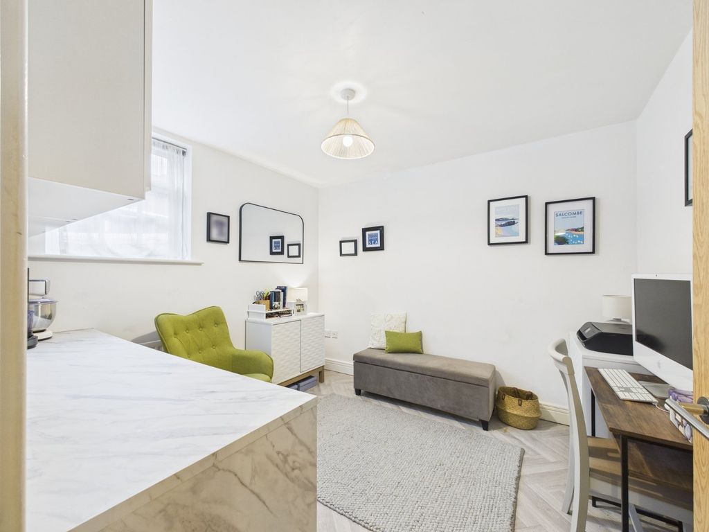 Property photo 3 of 15 Picture No. 02