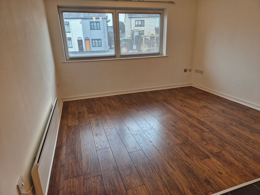 Property photo 2 of 9 Exterior