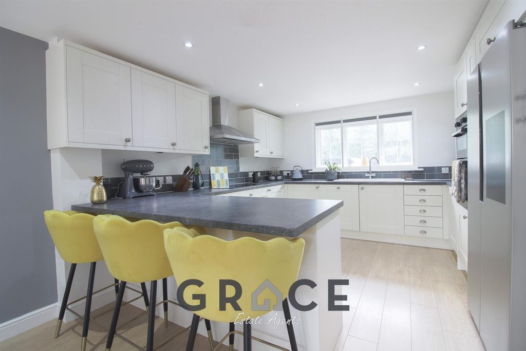 Property photo 3 of 27 Untitled_Hdr-30-2.Jpg