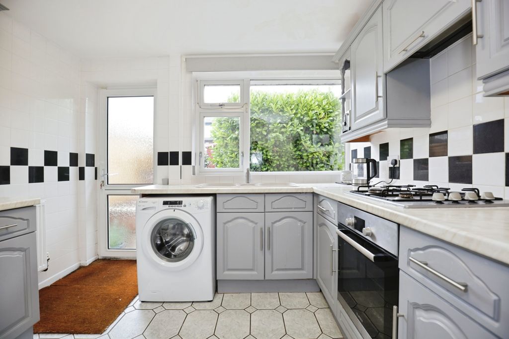 Property photo 2 of 15