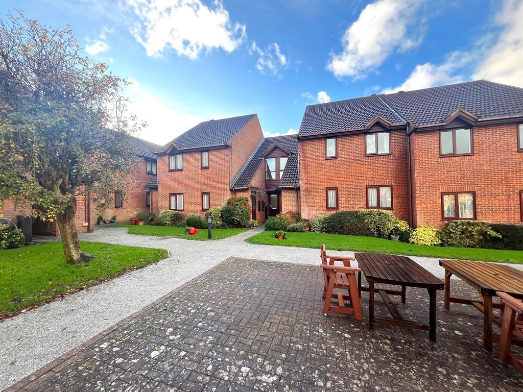 Property photo 1 of 12