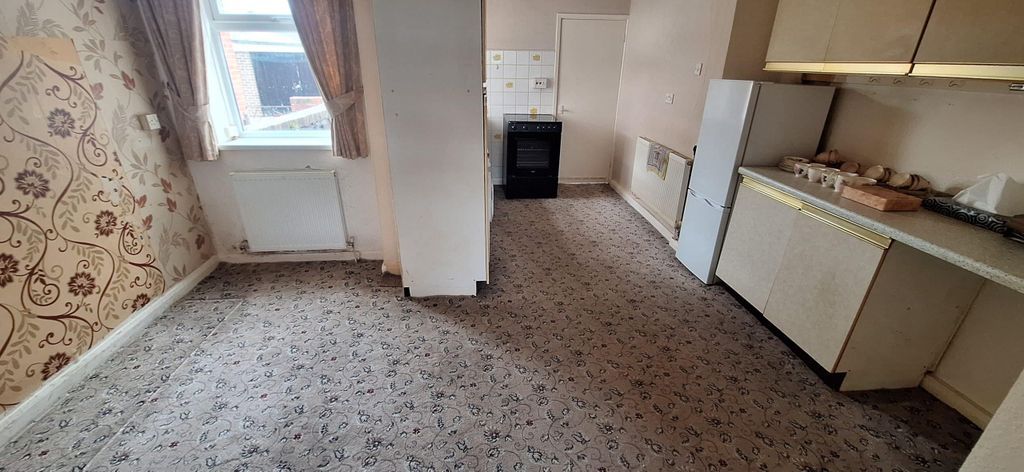 Property photo 3 of 22 Min