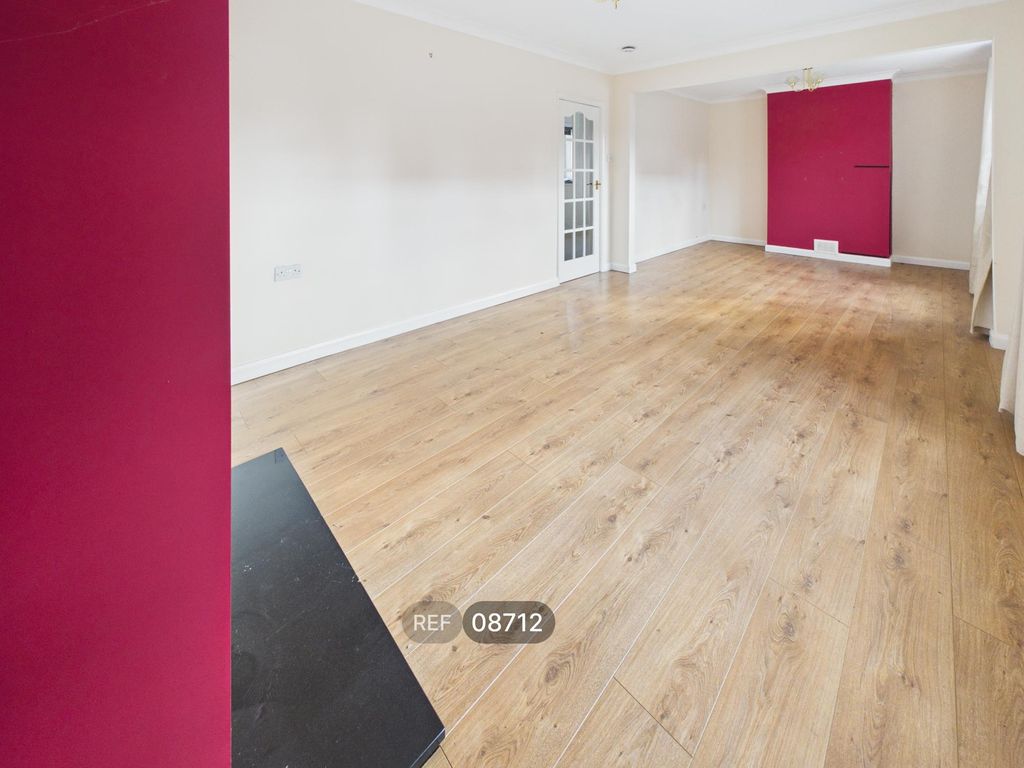 Property photo 3 of 19 Living Room