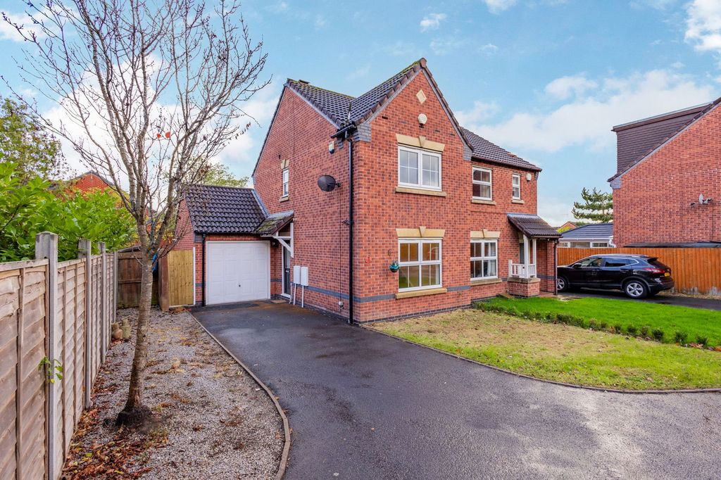 Property photo 2 of 23