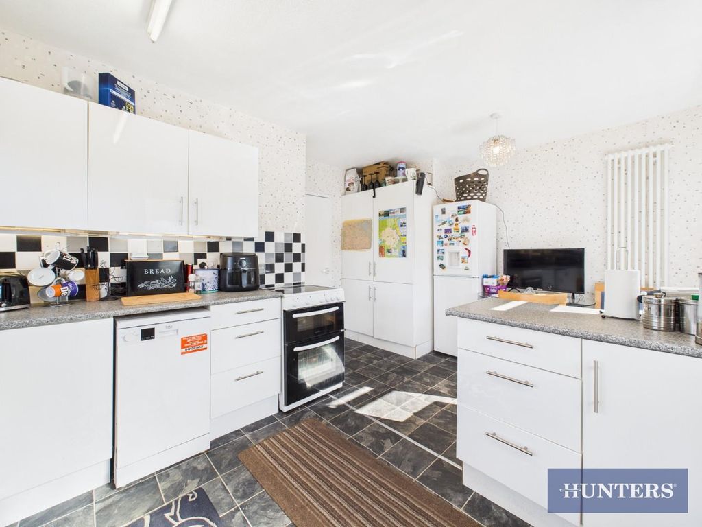 Property photo 3 of 14 Kitchen