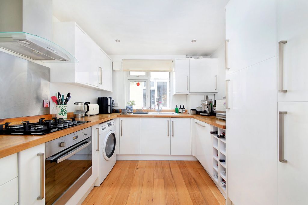 Property photo 2 of 7
