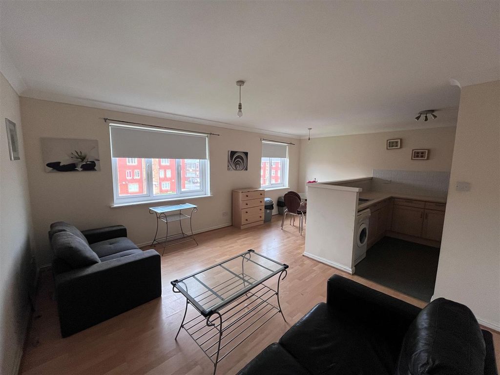 Property photo 3 of 8