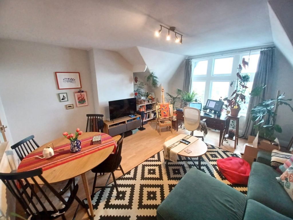 Property photo 2 of 10 Picture No. 14