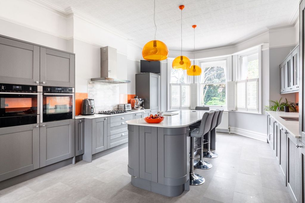 Property photo 1 of 26