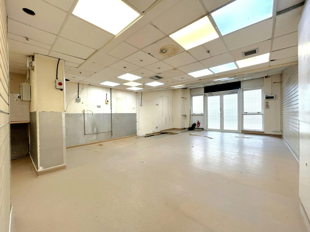 Property photo 2 of 10 Agent Photos - 49 Westferry Circusinterior 1.Jpg