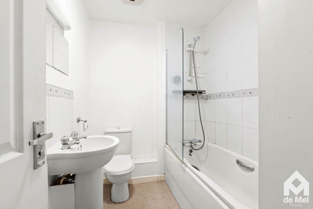 Property photo 3 of 11 Photo 1