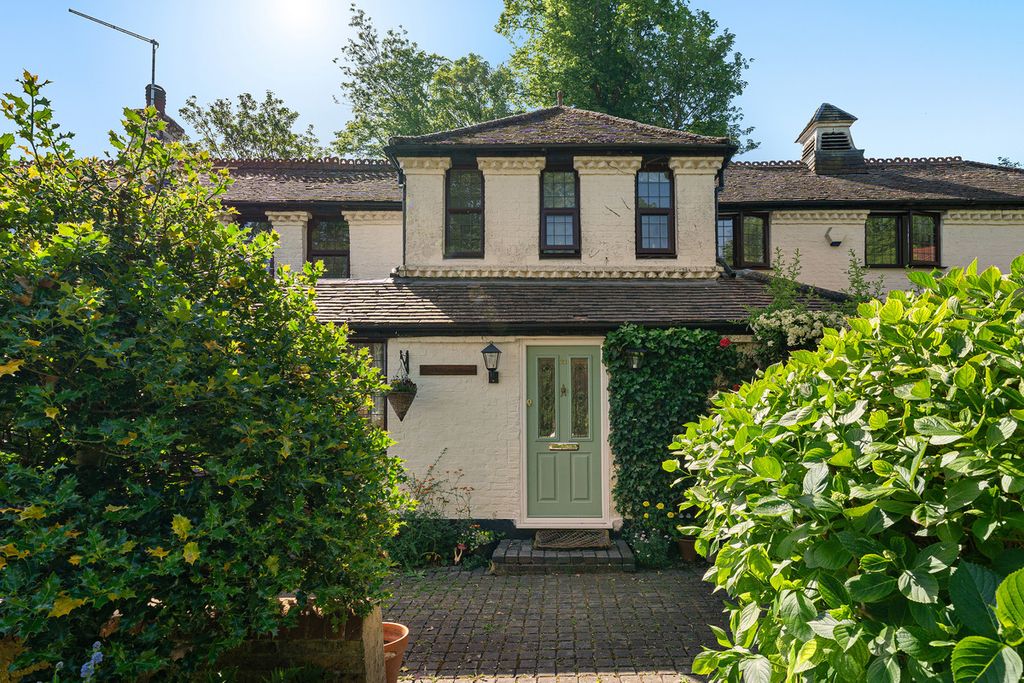 Property photo 2 of 32