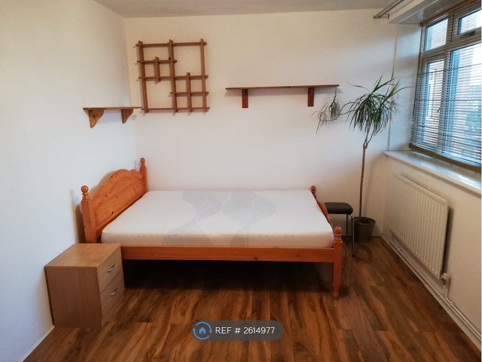 Property photo 3 of 10 Bedroom 1