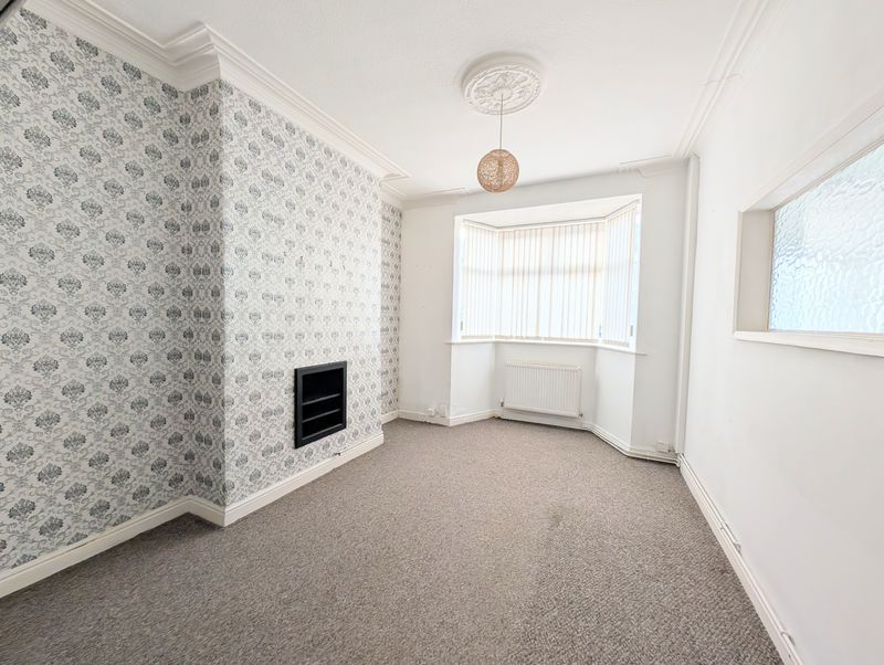 Property photo 3 of 14 Lounge