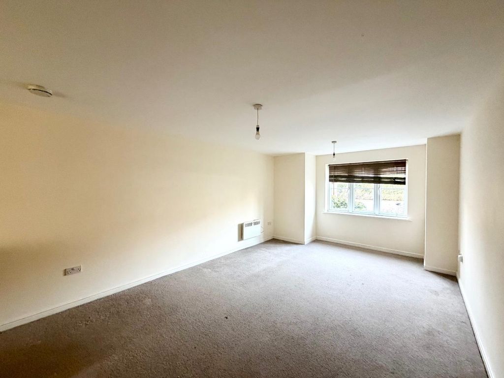 Property photo 2 of 6 Lounge