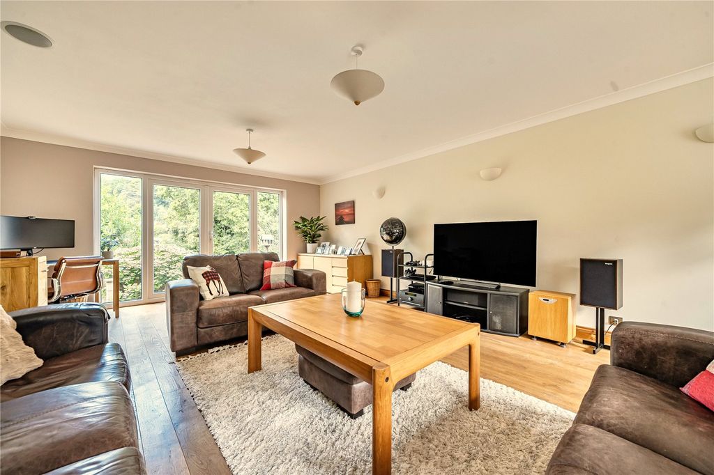 Property photo 2 of 15 Picture No. 26