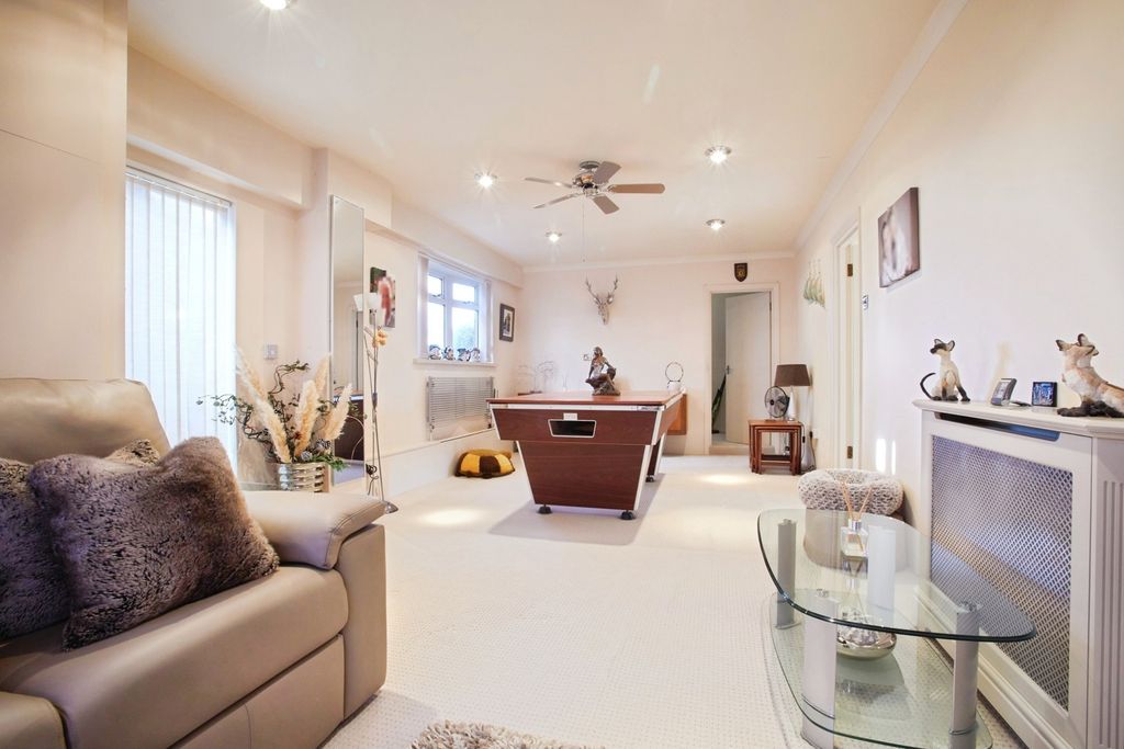 Property photo 3 of 19 Pbox-Img.Jpg