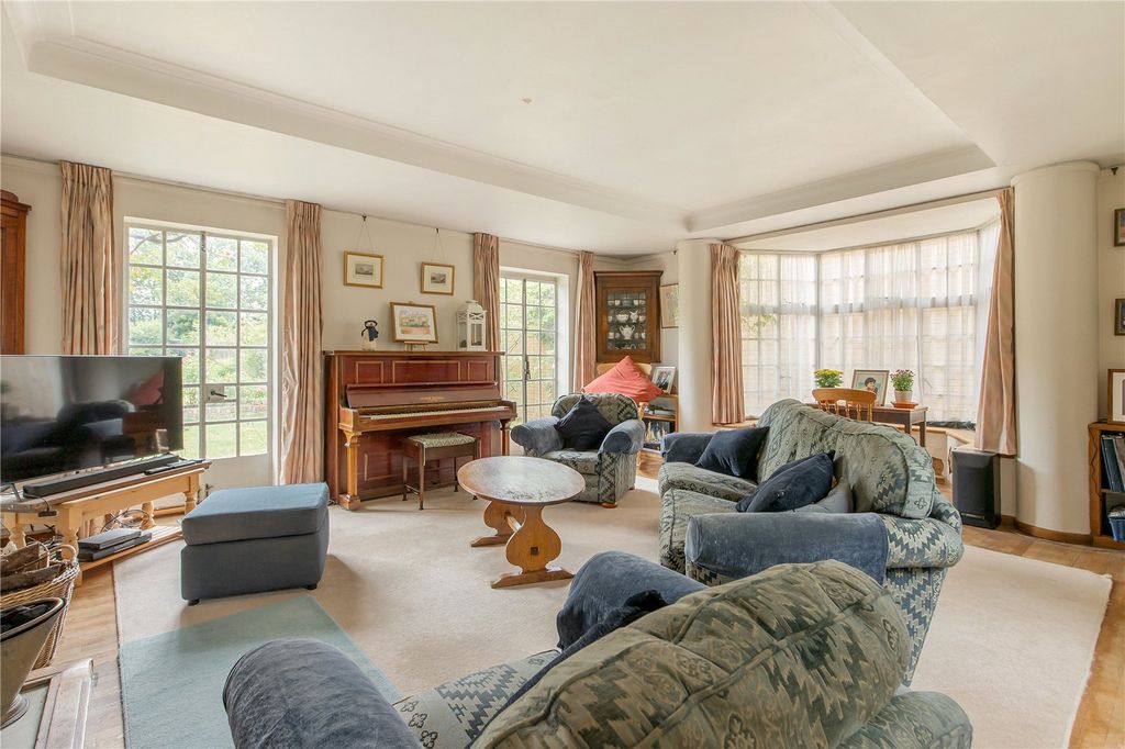 Property photo 2 of 18 Drawing Room