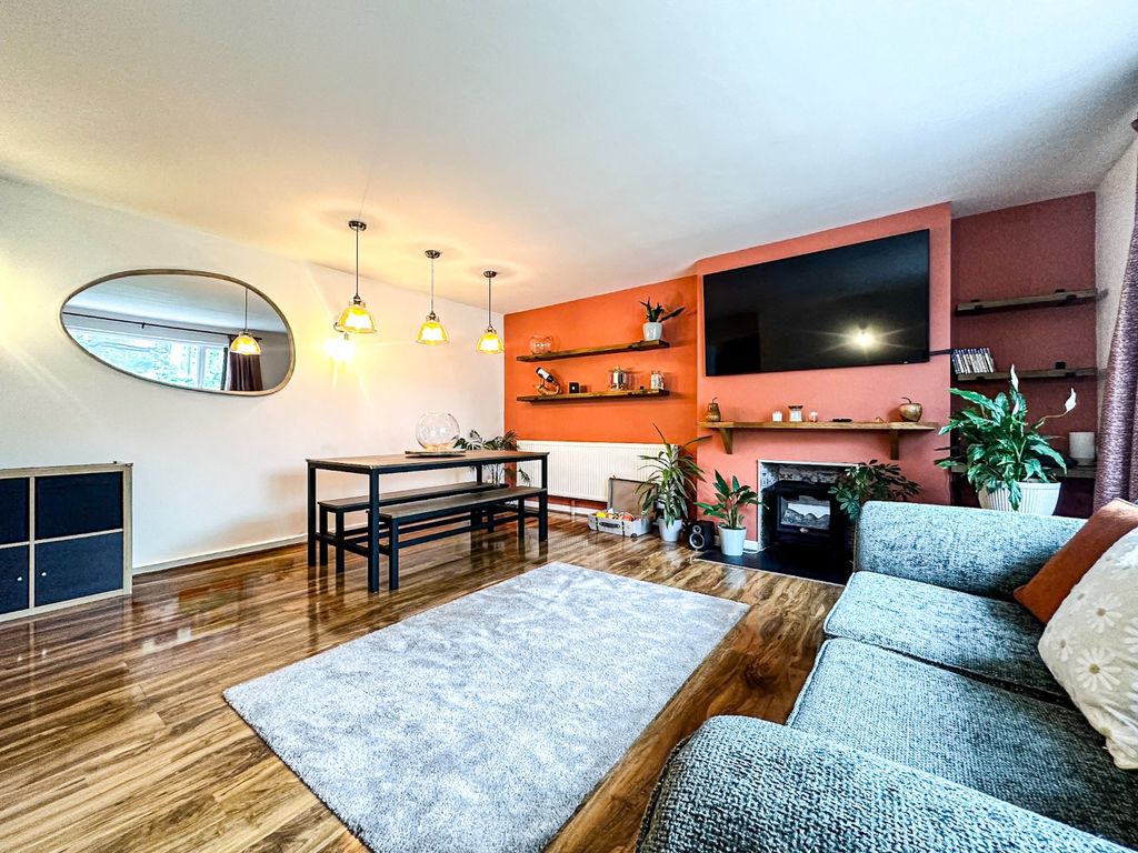 Property photo 2 of 17 5021784
