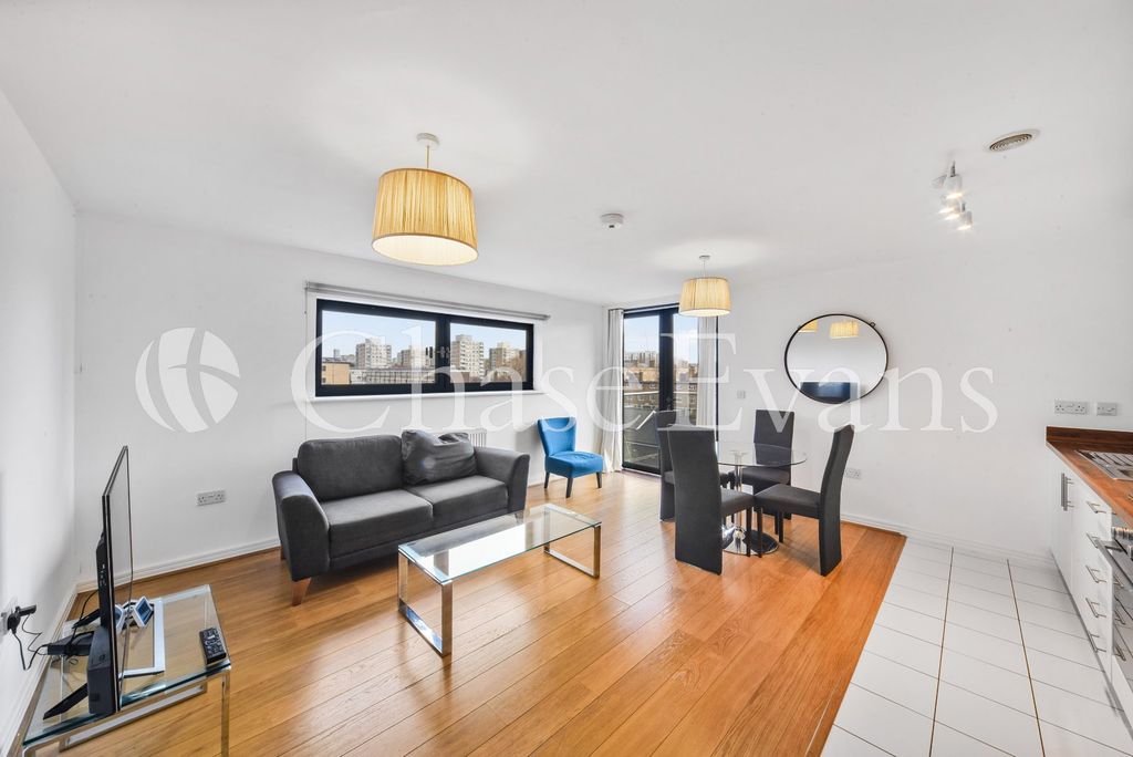 Property photo 1 of 9 Living