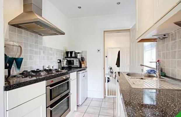 Property photo 2 of 8 Glenville Kitchen 1.